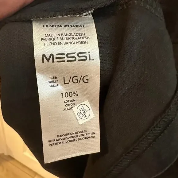 Messi Legendary Worldwide G.O.A.T. Graphic Tee Men’s Large Black Pink Sportswear - Picture 5 of 6